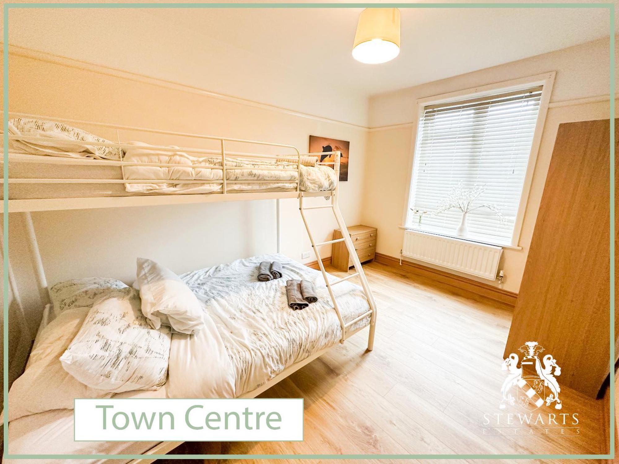 Town Centre Apartment Sleeps 9 Bournemouth Bagian luar foto